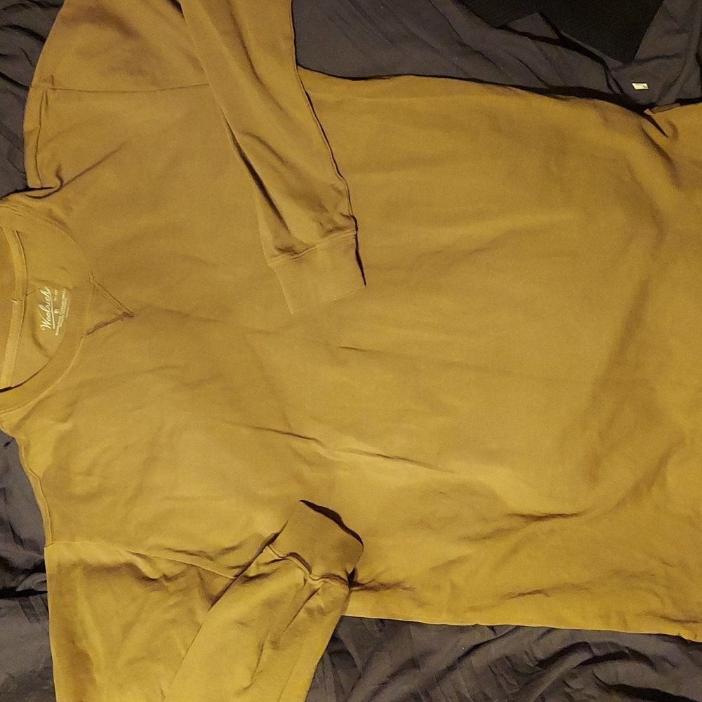 Capsule piece. Ultra durable high quality light crew neck by woolrich